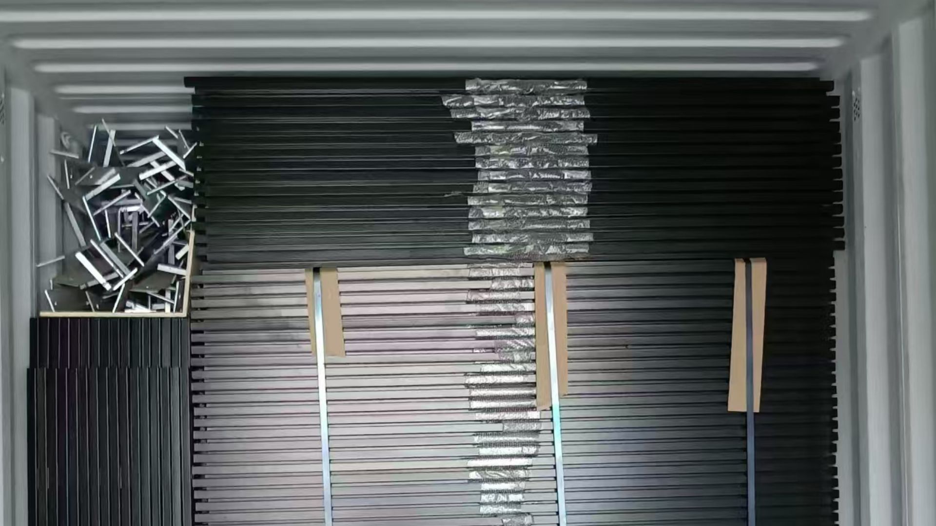 Container Fenced Home Fence panels by the container: How does it work? - Olivec Canada